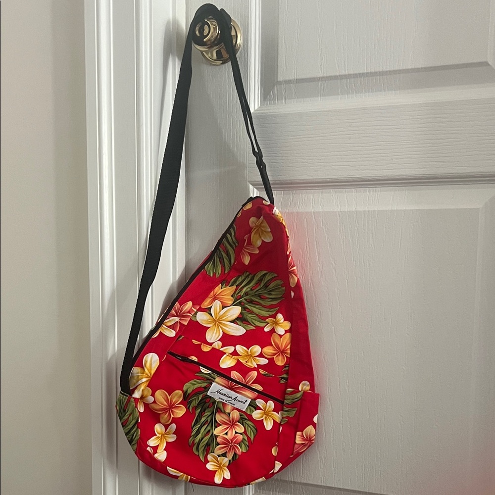 NWOT Hawaiian Sling Bag 🌺